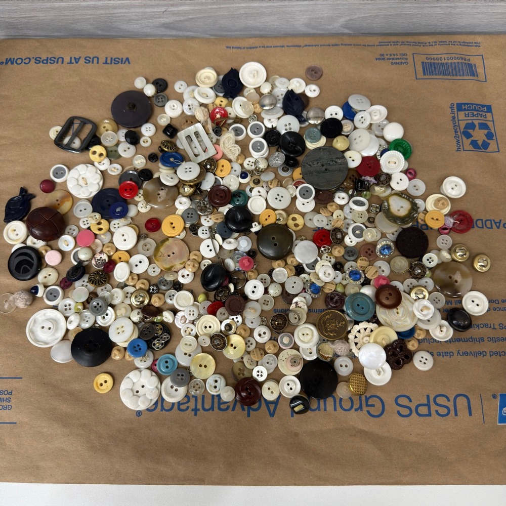 Vintage Mixed Button Lot Assorted Sizes Colors Materials Crafting Sewing Bulk
